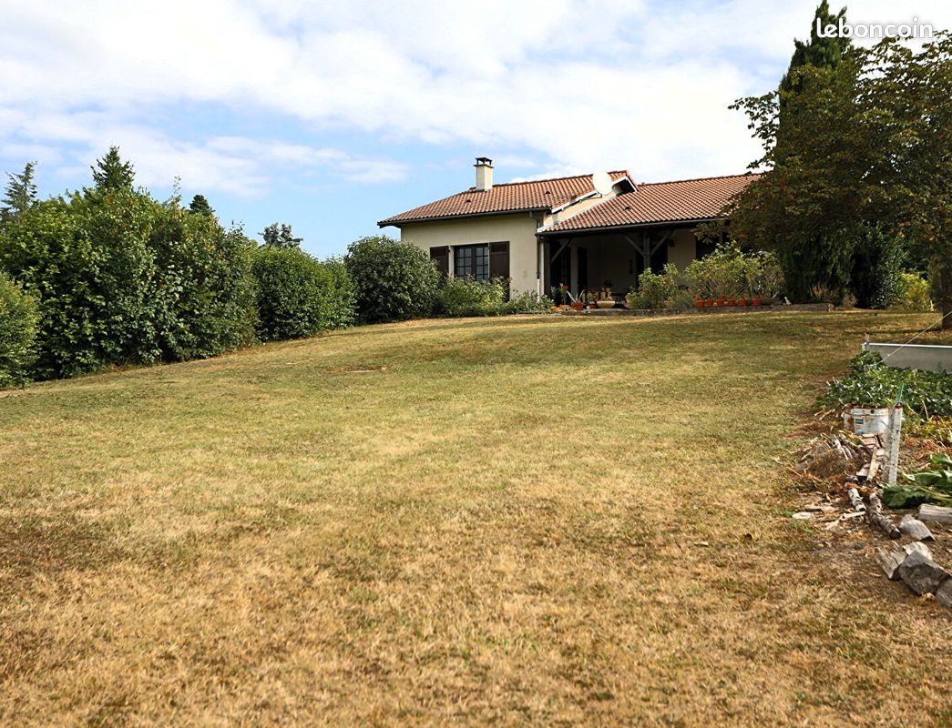 3 غرف نوم منزل في Le Cheix, France رقم 339241