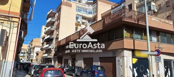 83m² Office in Palermo, Italy No. 76886 22