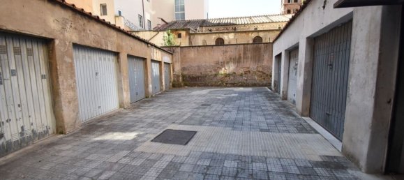  مرآب في Rome, Italy 15متر مربع رقم 355163 10