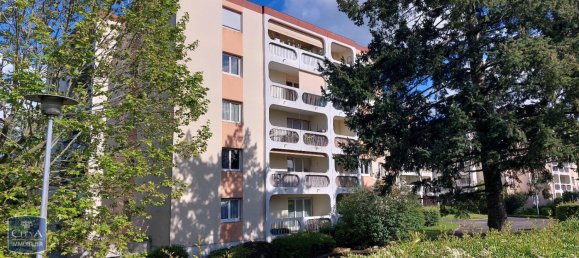 3 bedrooms Apartment in Chartres, France No. 39012 8