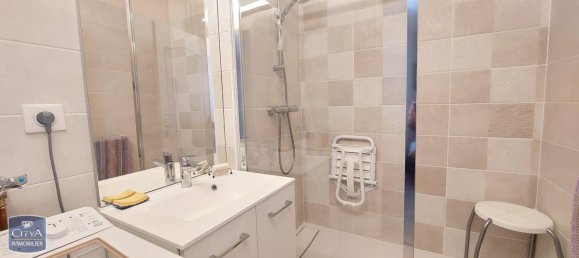 3 bedrooms Apartment in Chartres, France No. 39012 7