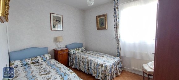 3 bedrooms Apartment in Chartres, France No. 39012 4