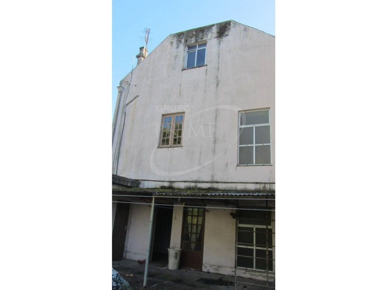 1071m² Building in Porto, Portugal No. 284402