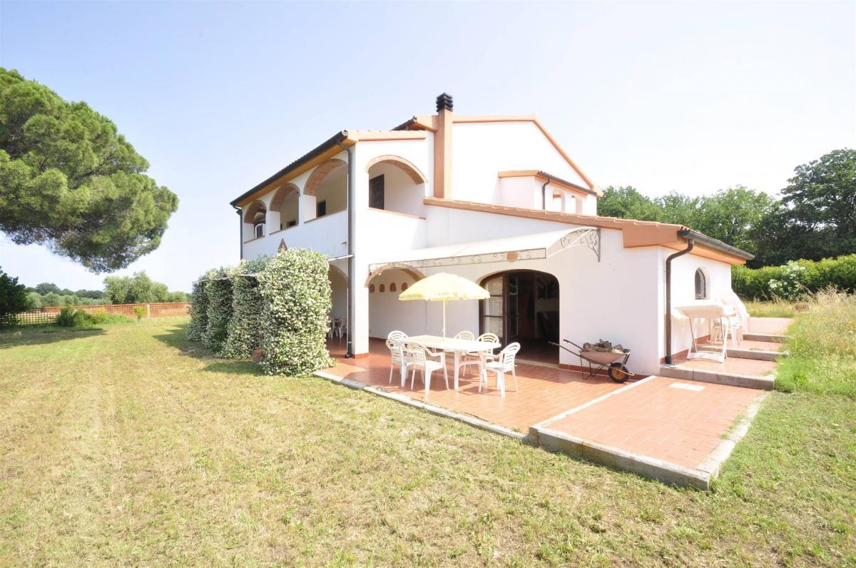 5 bedrooms House in Campiglia Marittima, Italy No. 1193