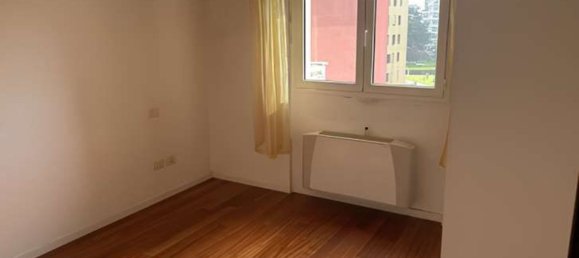 Apartamento de 4 divisões em Garbagnate Milanese, Italy N.º 6872 6
