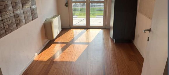 Apartamento de 4 divisões em Garbagnate Milanese, Italy N.º 6872 7