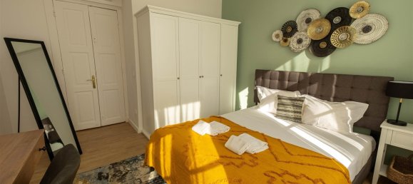 5 bedrooms Building in Porto, Portugal No. 115538 2