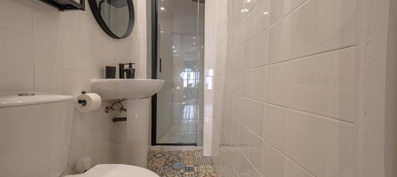 5 bedrooms Building in Porto, Portugal No. 115538 16