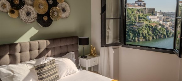 5 bedrooms Building in Porto, Portugal No. 115538 3