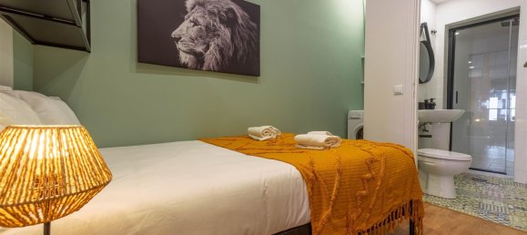 5 bedrooms Building in Porto, Portugal No. 115538 14