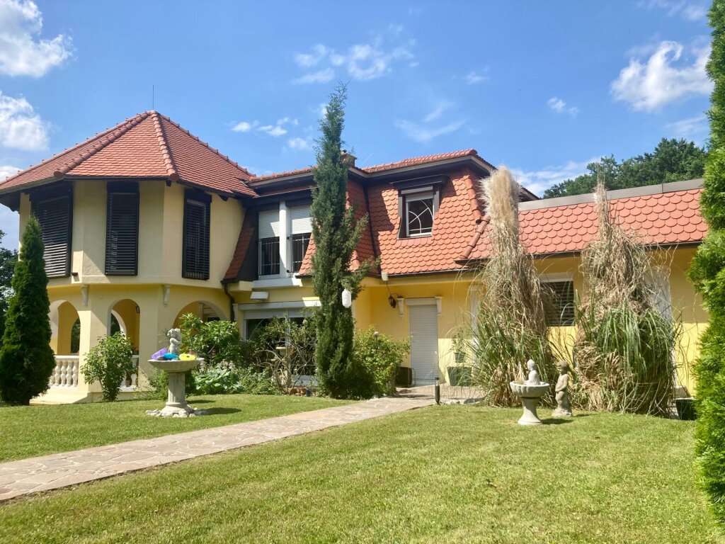 10 rooms Villa in Ehrenhausen an der Weinstrasse, Austria No. 53400