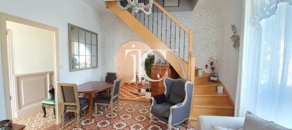 3 bedrooms Commercial property in Saint-Ambroix, France No. 360884 4