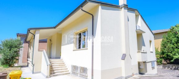 4 rooms Villa in Parma, Italy No. 298116 2