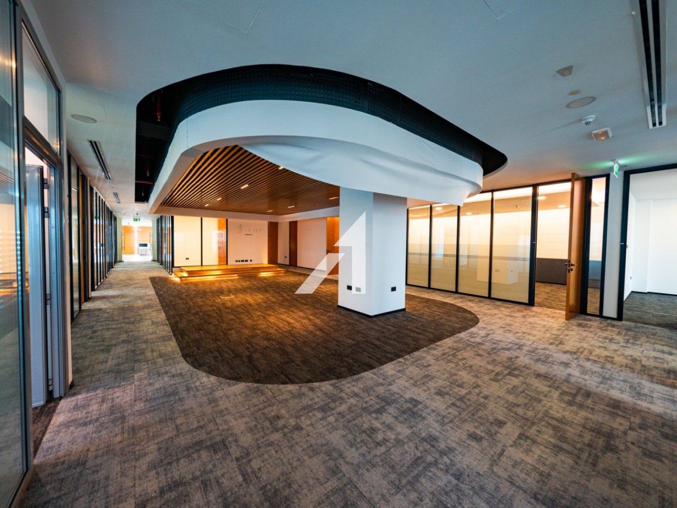 641.5m² Office in Dubai, UAE No. 107850