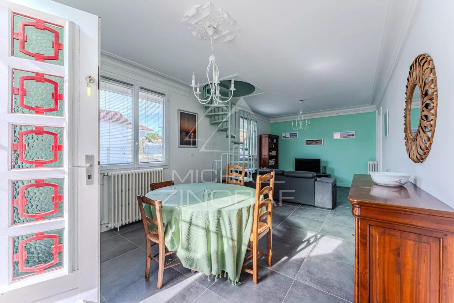  Castillos de 3 dormitorios en Arcachon, France No. 298731