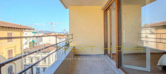 3 bedrooms Penthouse in Florence, Italy No. 318033 23