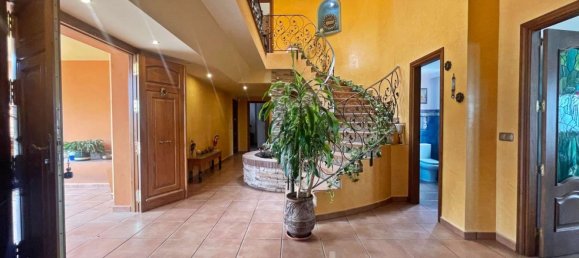 4 bedrooms Villa in Alhaurin de la Torre, Spain No. 64651 7