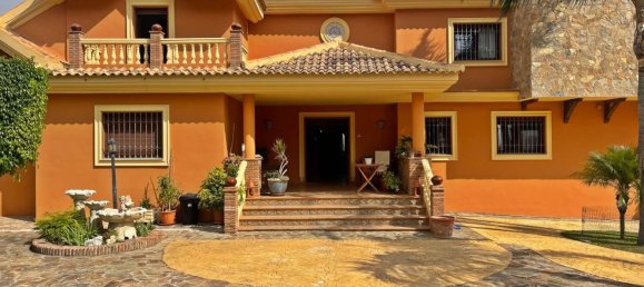 4 bedrooms Villa in Alhaurin de la Torre, Spain No. 64651 5