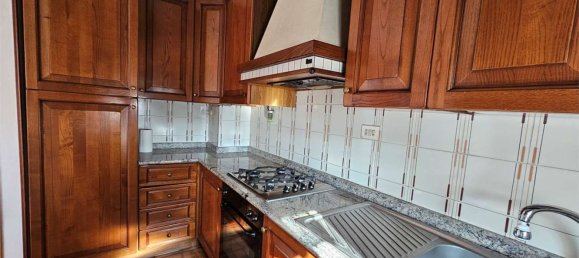 5 rooms Apartment in Forlì, Italy No. 112185 6