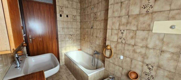 5 rooms Apartment in Forlì, Italy No. 112185 15