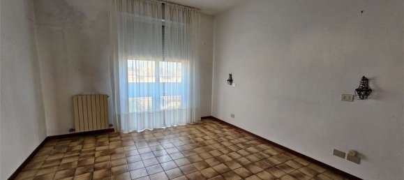 5 rooms Apartment in Forlì, Italy No. 112185 10