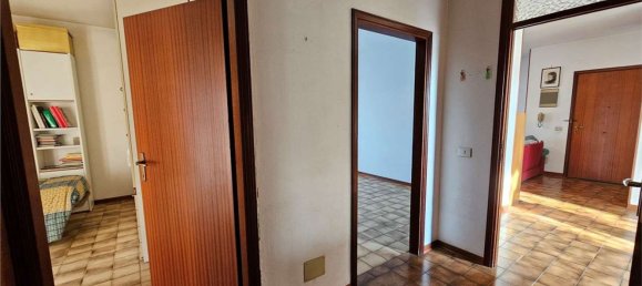 5 rooms Apartment in Forlì, Italy No. 112185 13