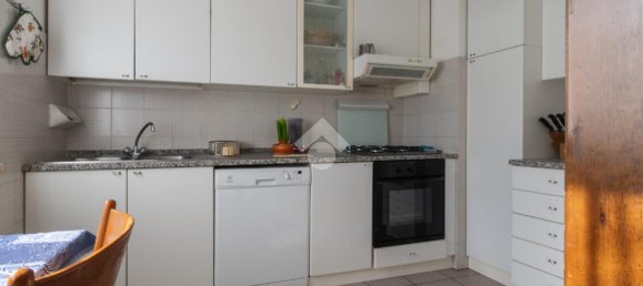 Apartamento de 4 habitaciónes en Città di Castello, Italy No. 161409 3