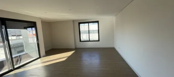 2 bedrooms Apartment in Porto, Portugal No. 106103 2