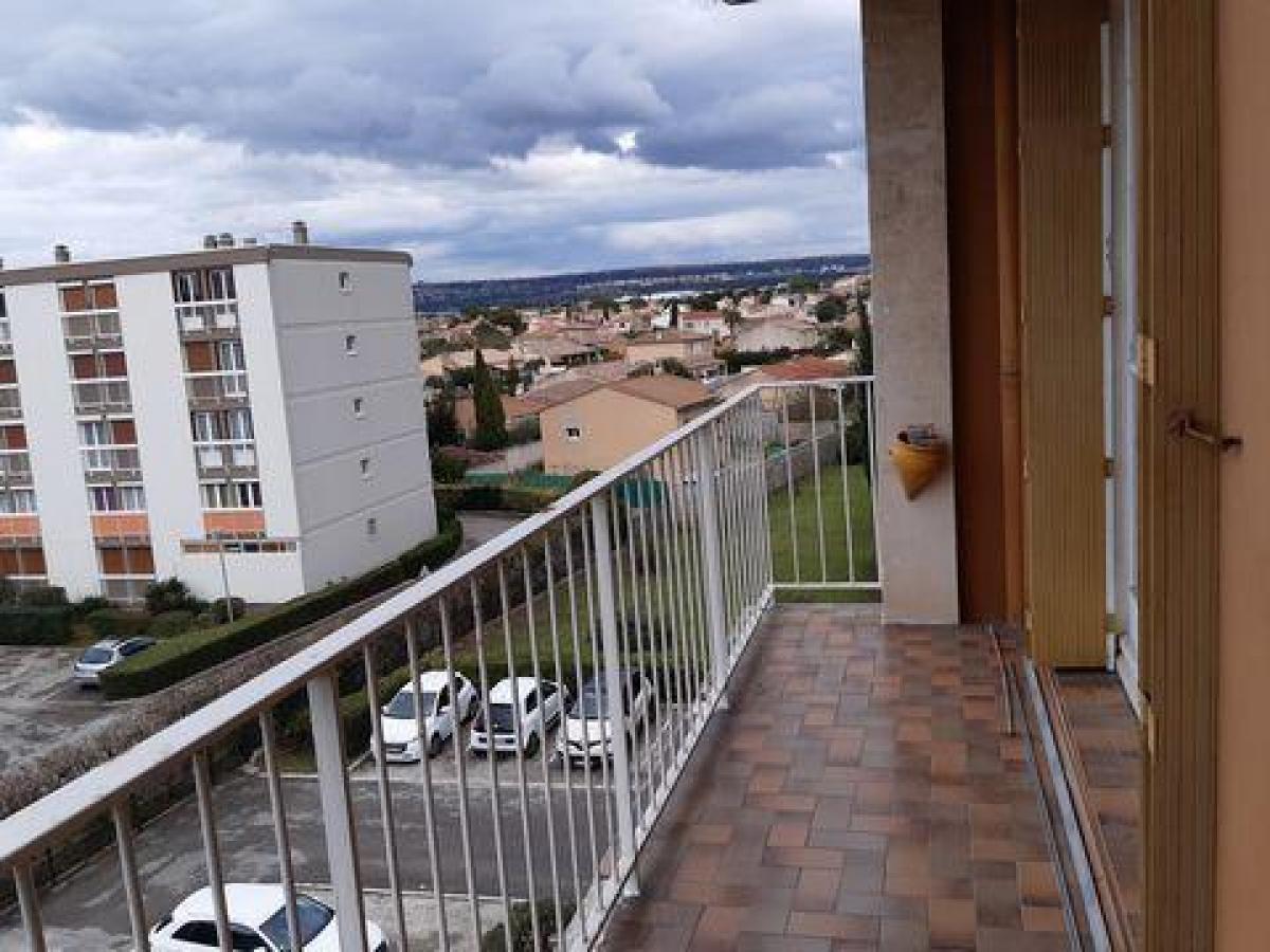 3 bedrooms Condo in Marignane, France No. 12514