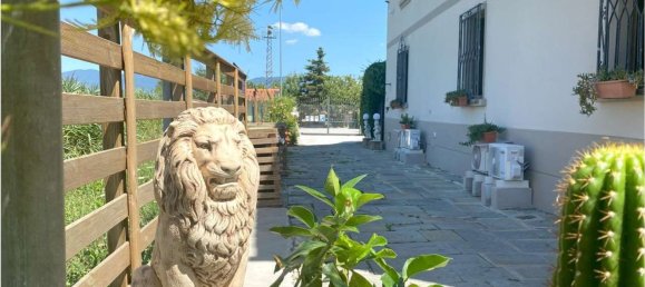 Villa de 6 dormitorios en Quarrata, Italy No. 377522 2