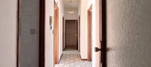 4 rooms Apartment in Catania, Italy No. 171727 4