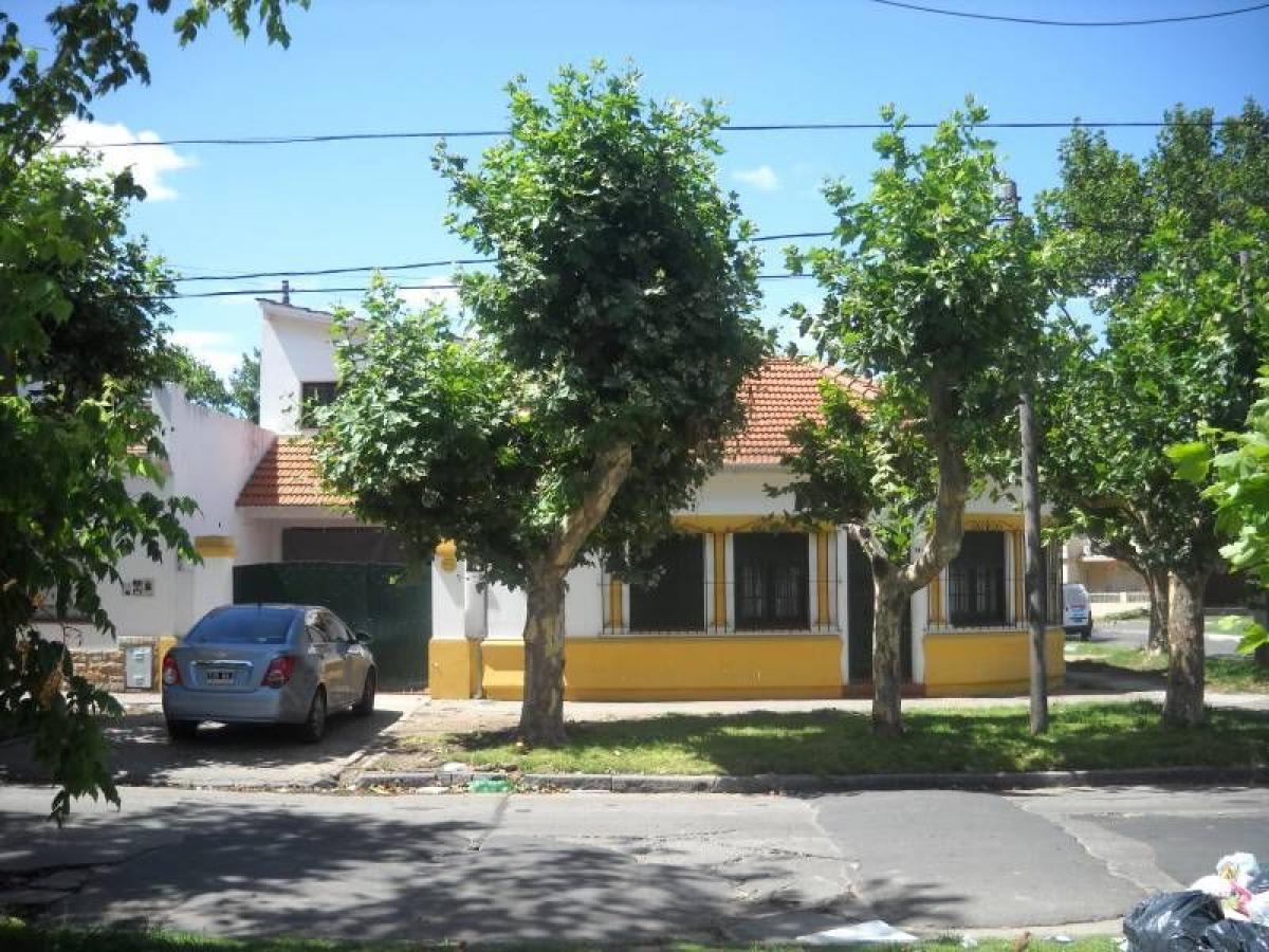 Дом с 2 спальнями в Ломас-де-Самора, Аргентина № 54092