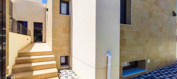 3 bedrooms Villa in Torrevieja, Spain No. 4196 2