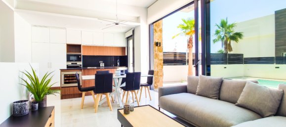 3 bedrooms Villa in Torrevieja, Spain No. 4196 11