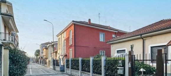 3غرفة شقة في Cinisello Balsamo, Italy رقم 330391 2