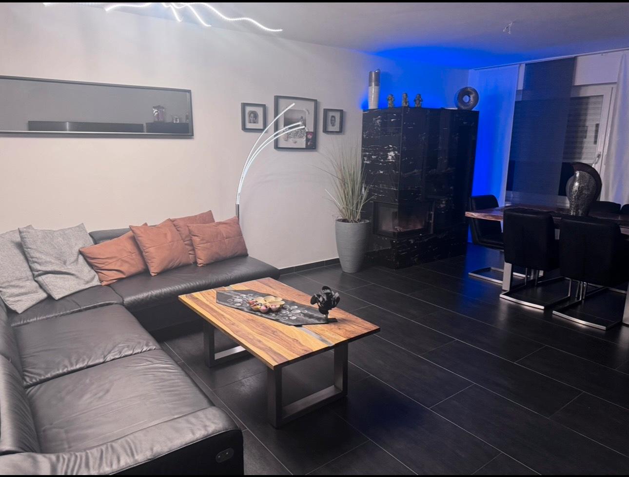 Apartamento de 3 dormitorios en Neu-Ulm, Germany No. 239493