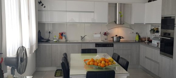 3 bedrooms Apartment in Limassol, Cyprus No. 12690 3