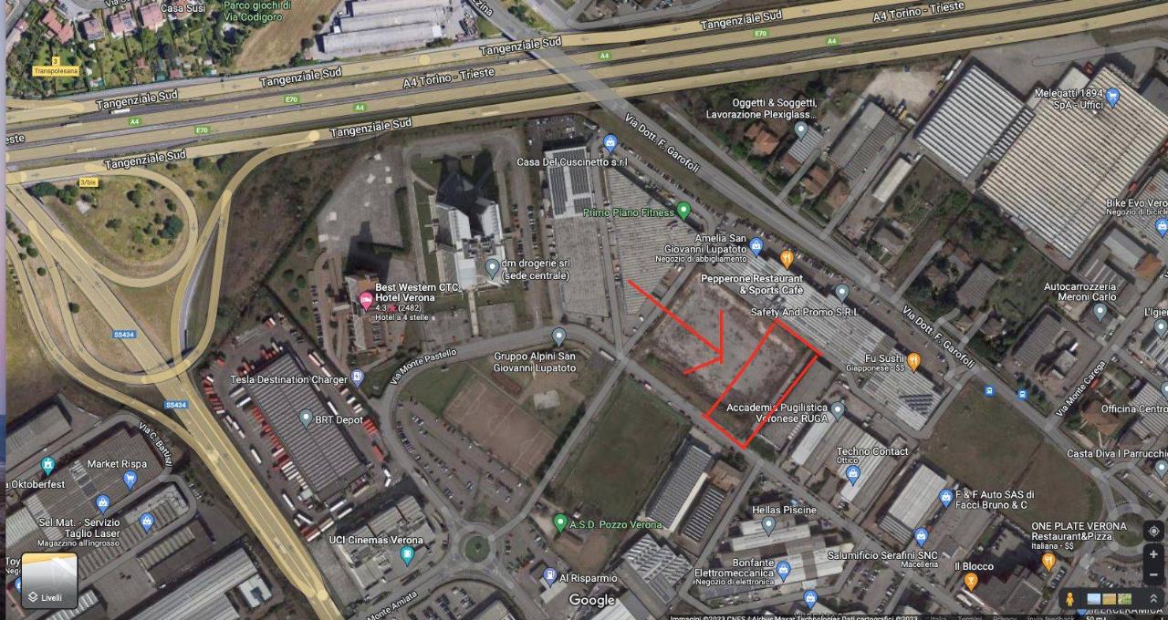 Grundstück in San Giovanni Lupatoto, Italy 4300m², Nr. 128687