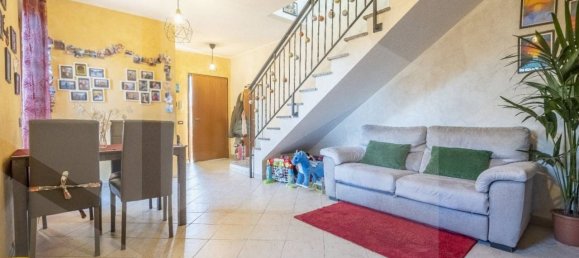 2 Schlafzimmer Wohnung in Ciampino, Italy, Nr. 25412 6