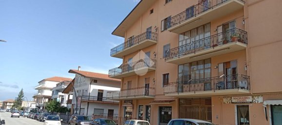 Propiedad comercial de 1 habitación en Montemiletto, Italy No. 322201 2