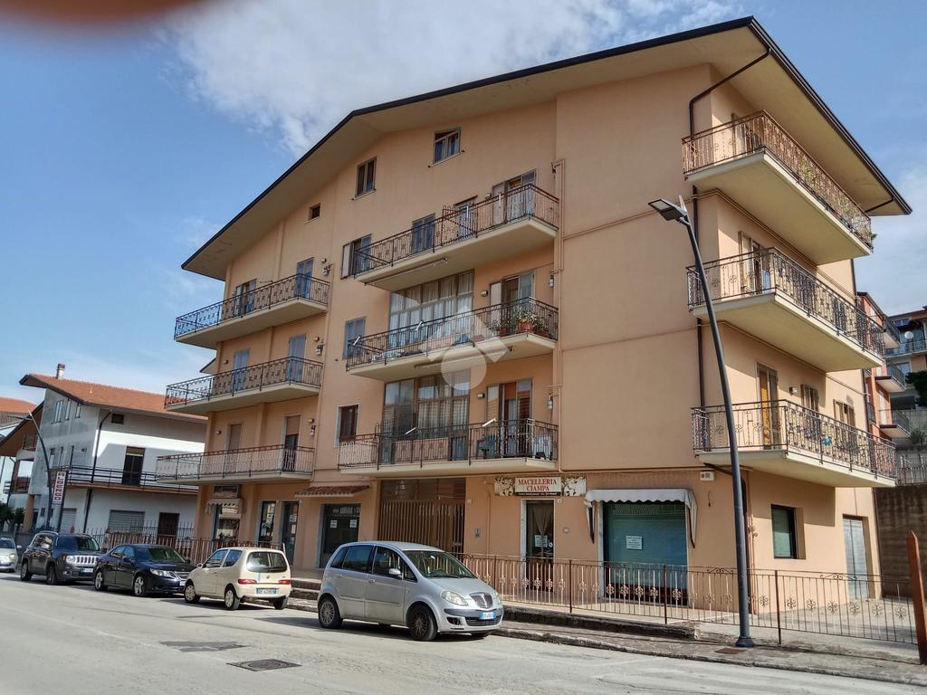 Propiedad comercial de 1 habitación en Montemiletto, Italy No. 322201