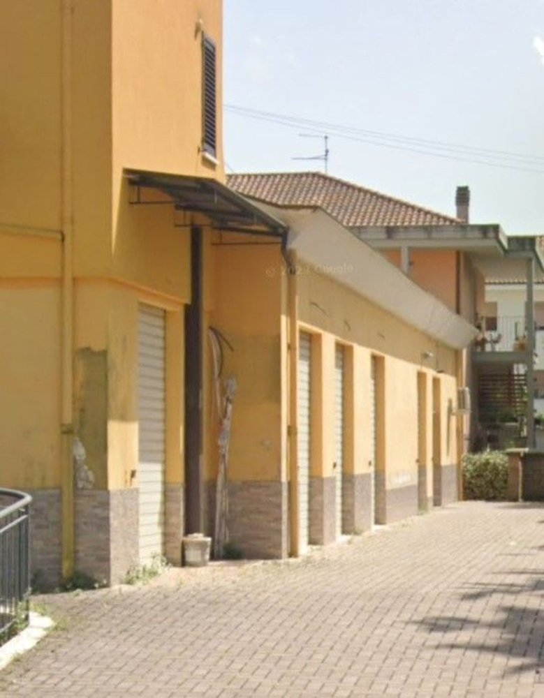 Propriété commerciale à Loreto Aprutino, Italy 152m² No. 312117