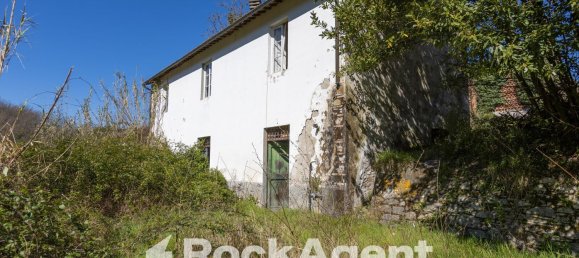 Дом с 14 комнатами в Лукка, Италия № 68403 23