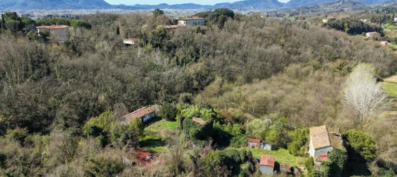 Дом с 14 комнатами в Лукка, Италия № 68403 37