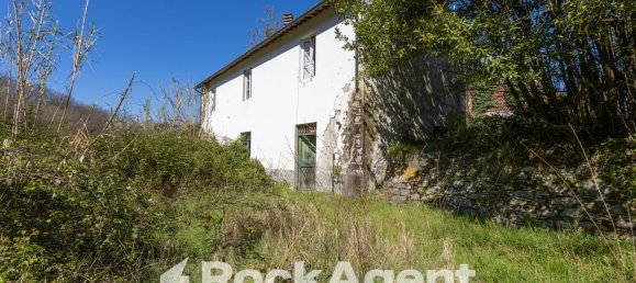 Дом с 14 комнатами в Лукка, Италия № 68403 29