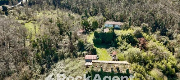 Дом с 14 комнатами в Лукка, Италия № 68403 21