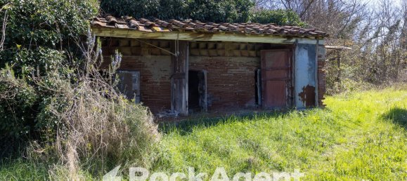 Дом с 14 комнатами в Лукка, Италия № 68403 15