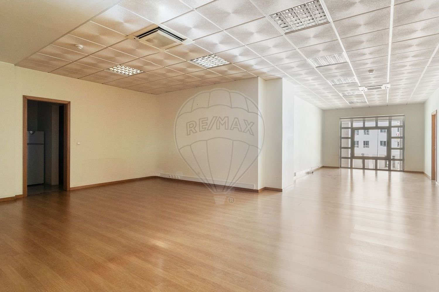 Oficina en Lisbon, Portugal 98 m² No. 57216