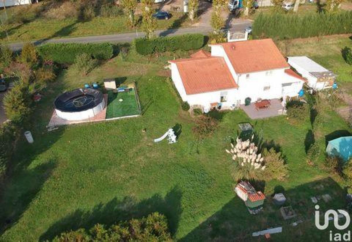 Дом с 3 спальнями в Фёр, Франция № 30210