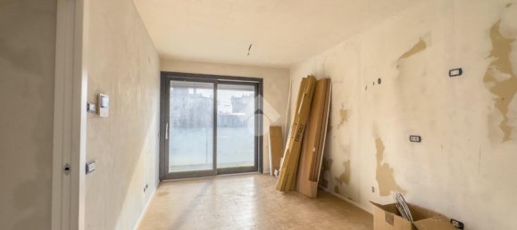 2-salle Appartement à Lissone, Italy No. 16442 2